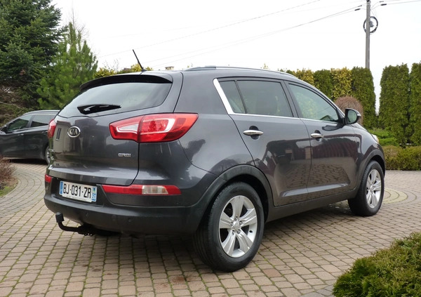 Kia Sportage cena 42600 przebieg: 172800, rok produkcji 2011 z Żmigród małe 211